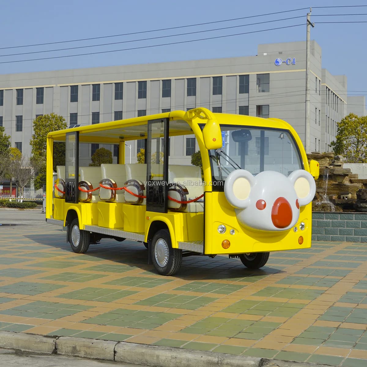 This Chinese electric bus is adorably shaped like a koala bear