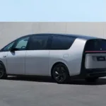 Chinese EV Minivan Adds 310 Miles Of Range In 10 Minutes Of Charging