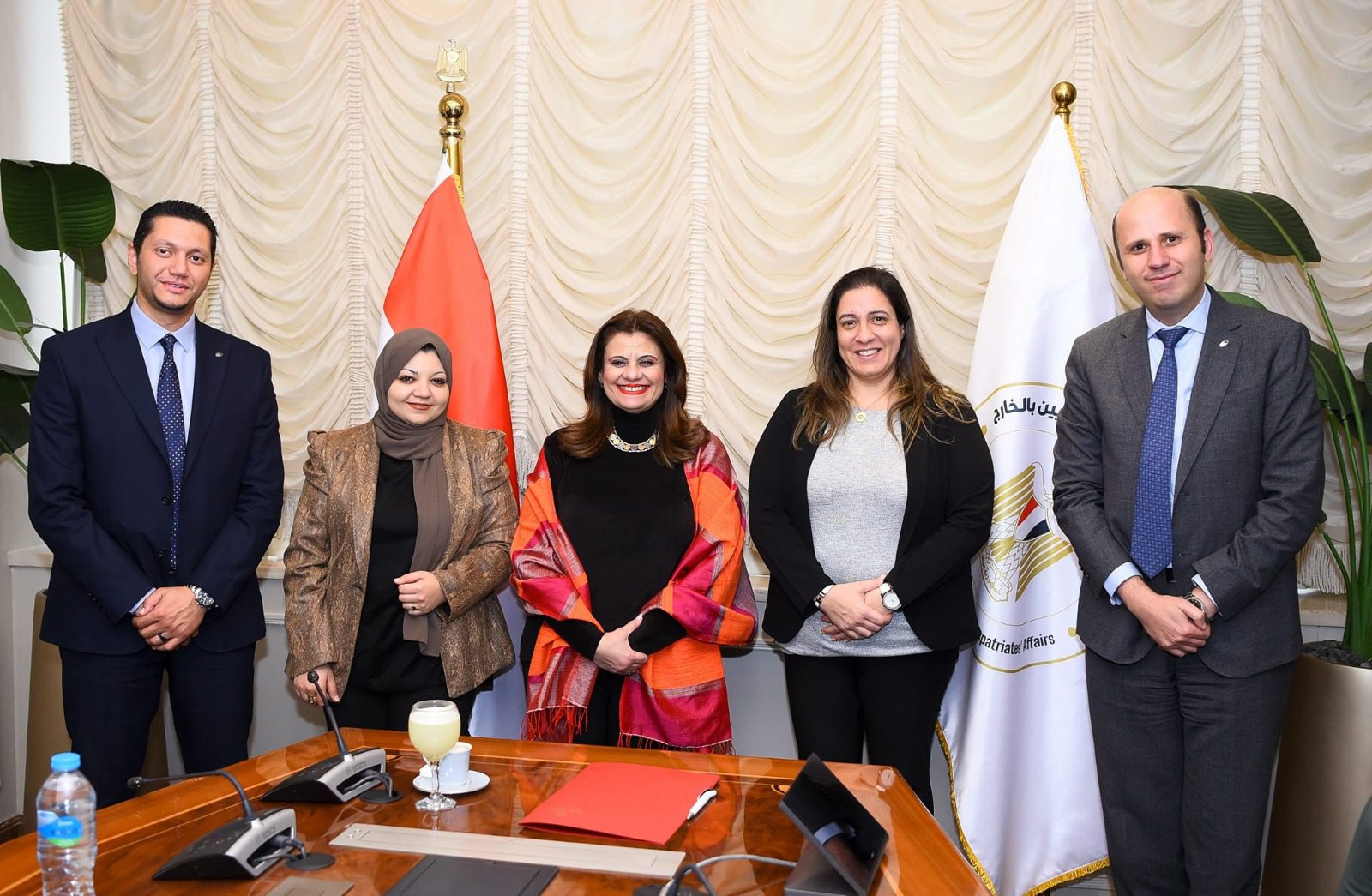 Emigration Minister meets Egypt Post delegation to discuss new app for Egyptians abroad – Dailynewsegypt