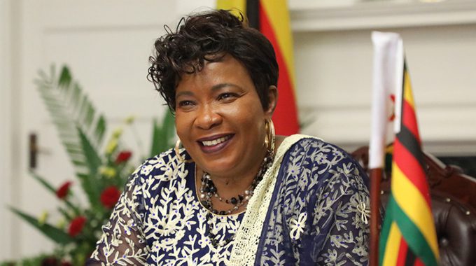 First Lady Empowers Zimbabwean Women Through Education  – Dailynewsegypt