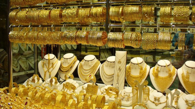 Gold prices fluctuate in Egypt during Q1 2024 – Dailynewsegypt