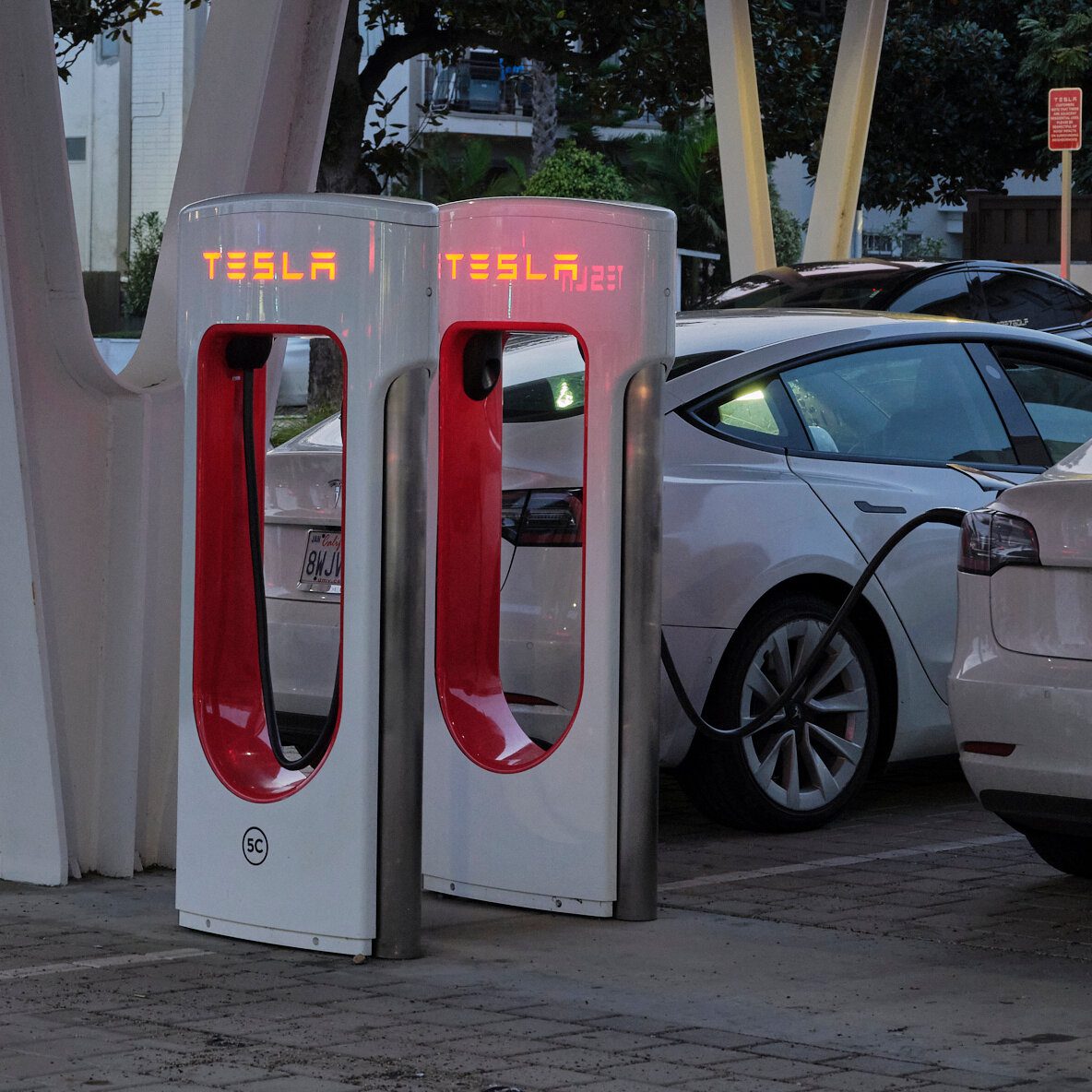 Tesla Fires Many on Charger Team, Raising Doubts About Expansion